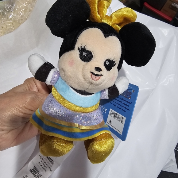 Disney Parks Wishables Limited Edition Plush Minnie 50th Anniversary NWT - Picture 10 of 10